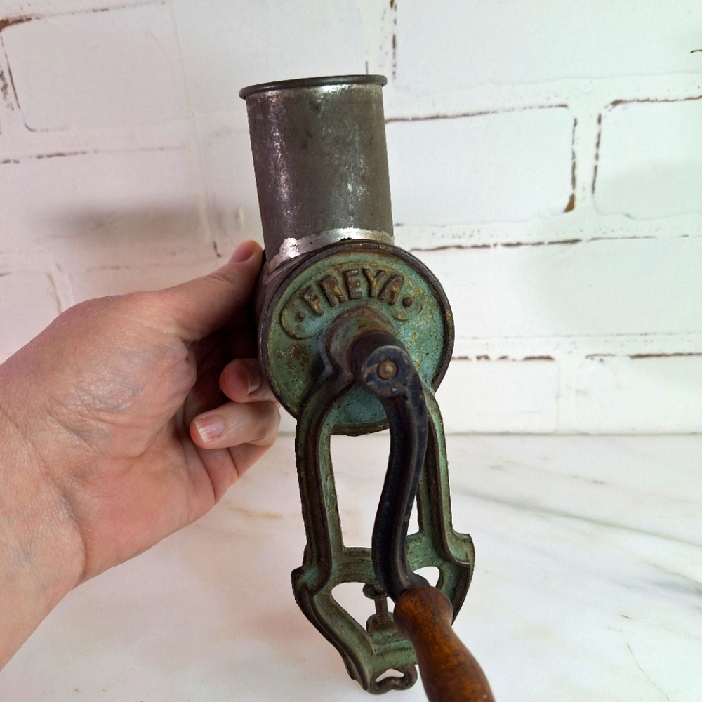 Antique spice vegetable cheese or nutmeg grinder Freya JB&W Germany